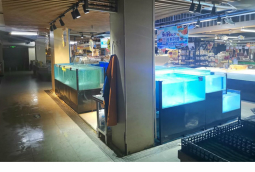 生鮮(xian)超市玻璃魚(yu)池定做